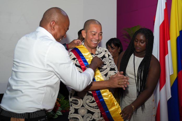 Director de Carnaval de Barranquilla recibe condecoración del Congreso por su aporte a la cultura afrocolombiana