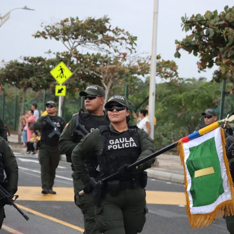 POLICÍA NACIONAL SE UNE A LA CONMEMORACIÓN DEL DÍA DE LA INDEPENDENCIA CON UN DESPLIEGUE INSTITUCIONAL EN EL GRAN MALECON DEL RIO
