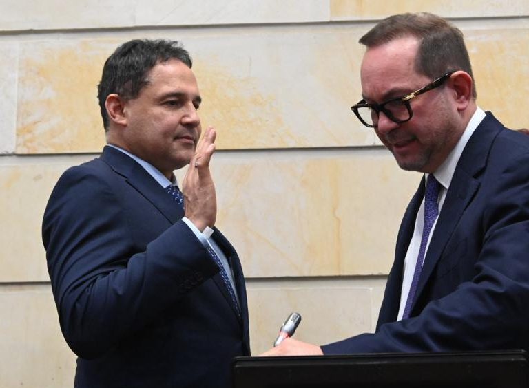 Honorio Henríquez es elegido presidente del Senado con apoyo del Pacto Histórico
