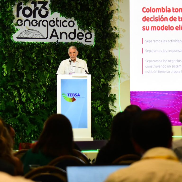 Descentralizar las decisiones del sistema energético propone el gobernador del Atlántico, Eduardo Verano